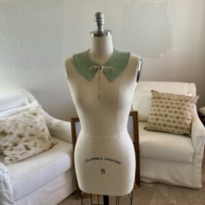Pistachio - Linen Collar